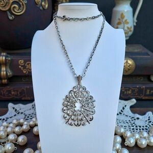 CROWN TRIFARI 1960s Vintage Scalloped Silver-tone Pendant Necklace